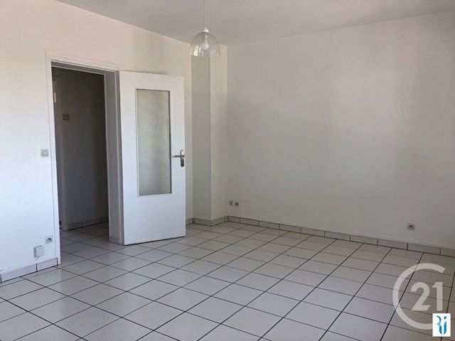 Appartement F4 &agrave; louer - 4 pi&egrave;ces - 85,31 m2 - Rouen - 76 - HAUTE-NORMANDIE