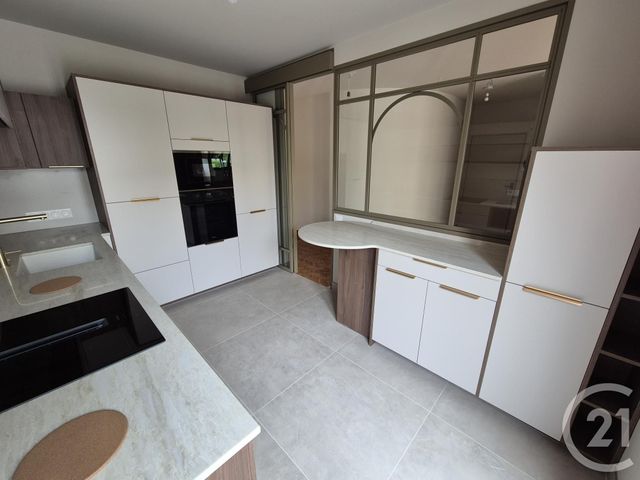 Appartement F4 &agrave; louer - 4 pi&egrave;ces - 110,87 m2 - Rouen - 76 - HAUTE-NORMANDIE