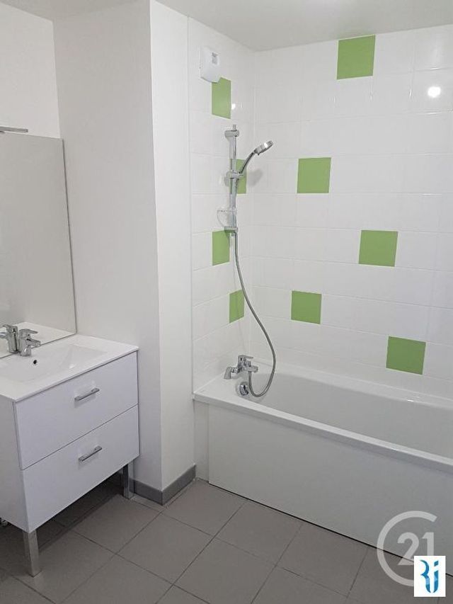 Appartement F3 &agrave; louer - 3 pi&egrave;ces - 63,05 m2 - Rouen - 76 - HAUTE-NORMANDIE