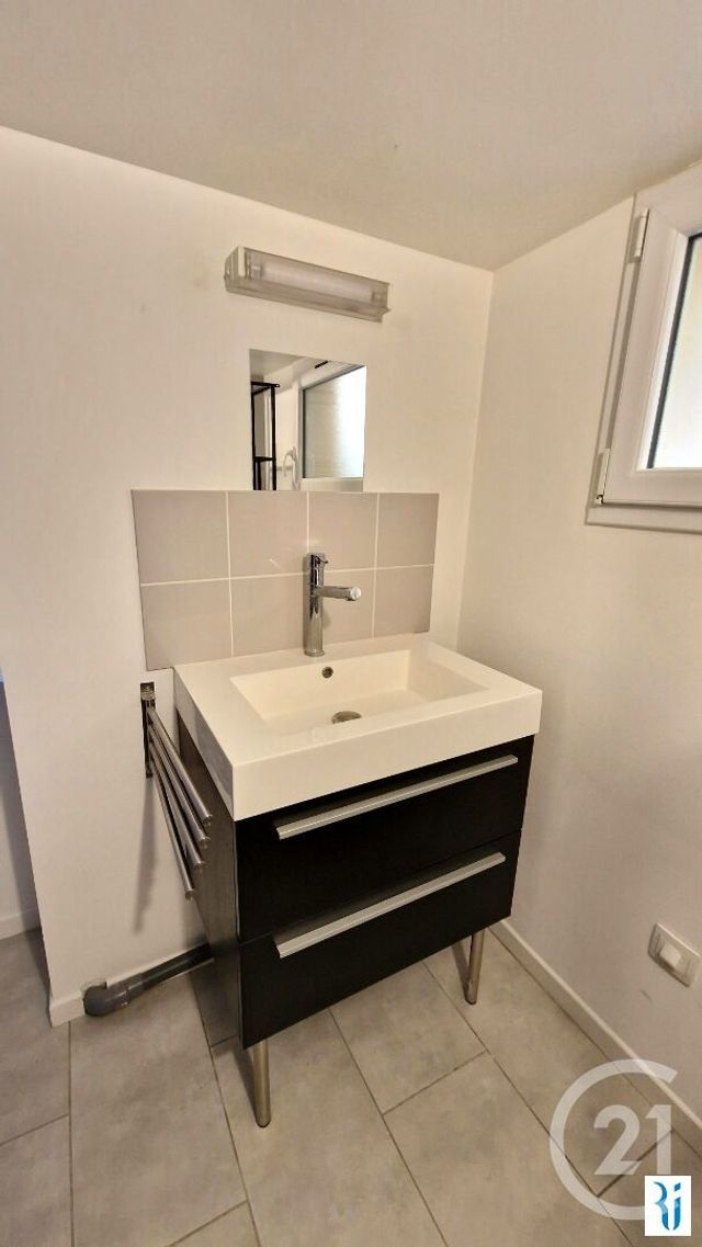 Appartement F2 &agrave; louer - 2 pi&egrave;ces - 33,80 m2 - Bois Guillaume - 76 - HAUTE-NORMANDIE