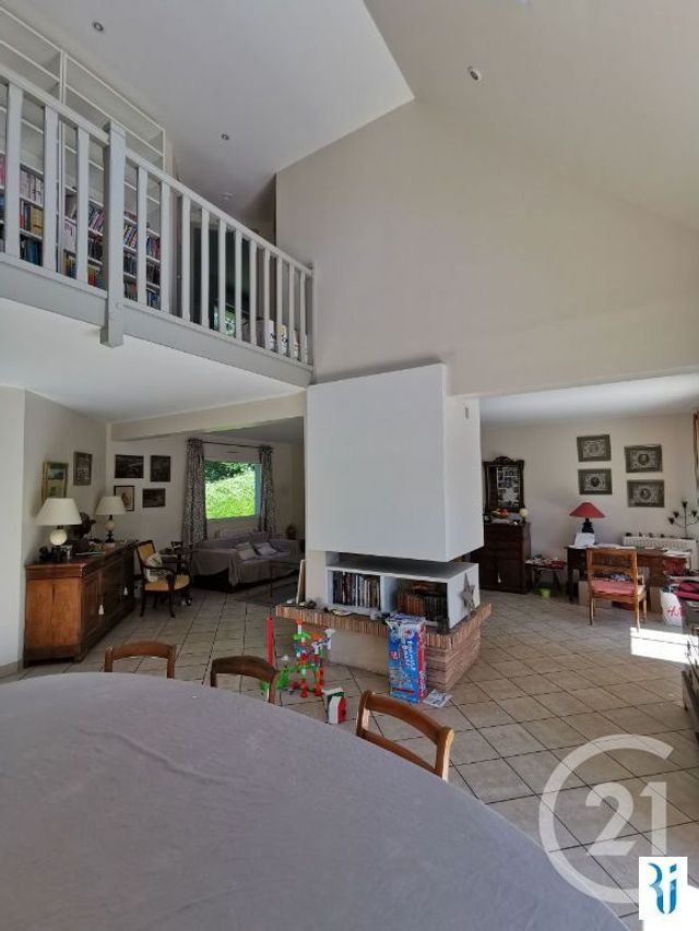 Maison &agrave; louer - 6 pi&egrave;ces - 165 m2 - Mont St Aignan - 76 - HAUTE-NORMANDIE