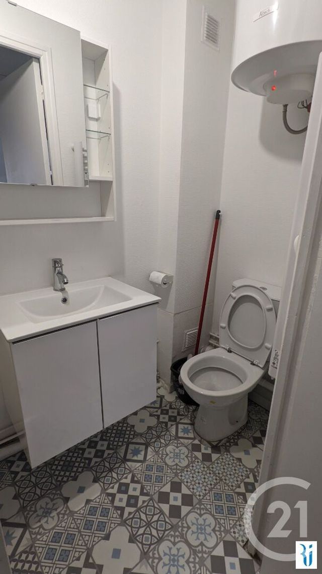 Appartement F1 &agrave; louer - 1 pi&egrave;ce - 13,80 m2 - Rouen - 76 - HAUTE-NORMANDIE
