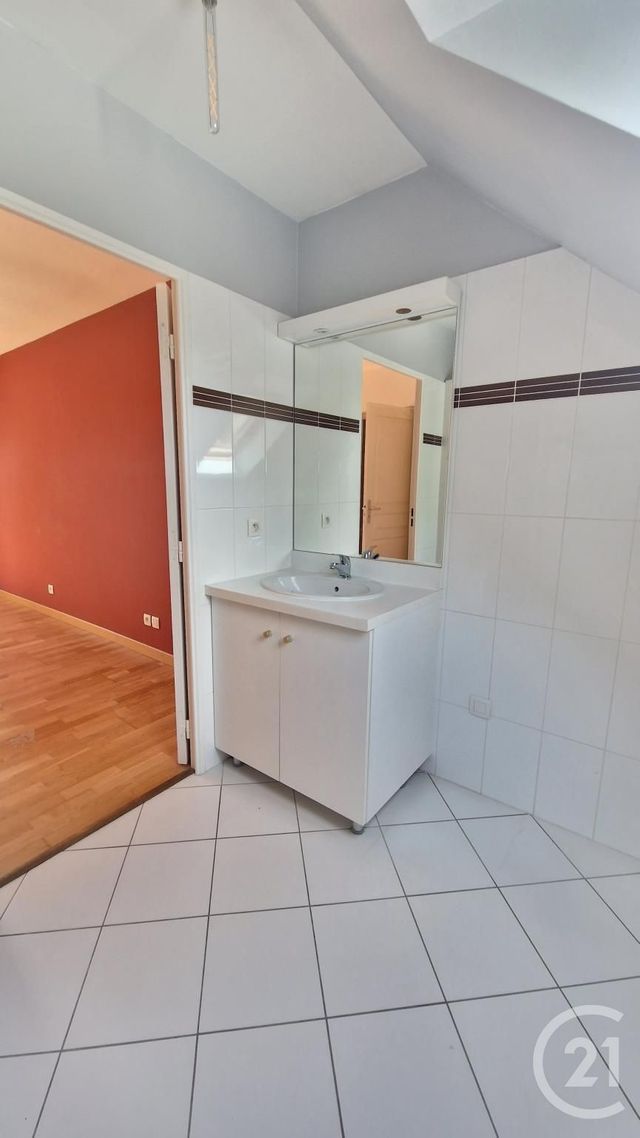 Maison &agrave; louer - 1 pi&egrave;ce - 111 m2 - Bois Guillaume - 76 - HAUTE-NORMANDIE