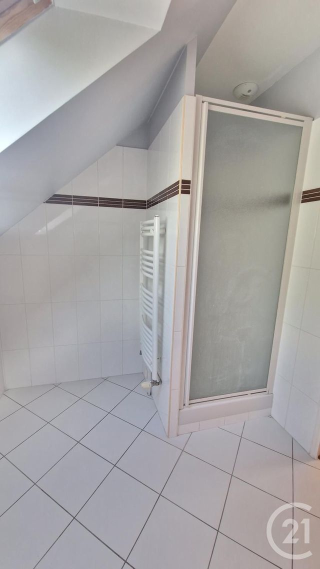Maison &agrave; louer - 1 pi&egrave;ce - 111 m2 - Bois Guillaume - 76 - HAUTE-NORMANDIE
