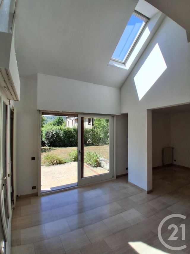 Maison &agrave; louer - 5 pi&egrave;ces - 124,01 m2 - Sahurs - 76 - HAUTE-NORMANDIE