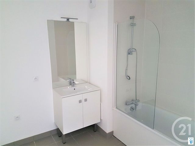 Appartement &agrave; louer - 3 pi&egrave;ces - 68,83 m2 - Mont St Aignan - 76 - HAUTE-NORMANDIE