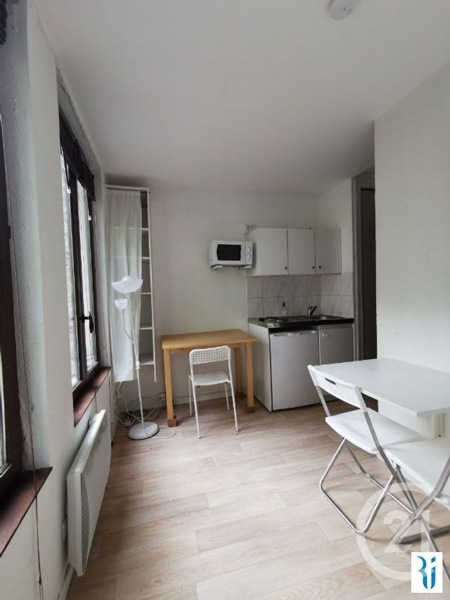 Appartement F1 &agrave; louer - 1 pi&egrave;ce - 12,14 m2 - Rouen - 76 - HAUTE-NORMANDIE