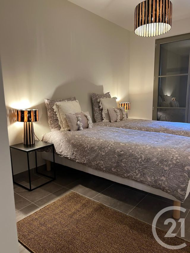 Appartement F3 &agrave; louer - 3 pi&egrave;ces - 87,49 m2 - Uzes - 30 - LANGUEDOC-ROUSSILLON