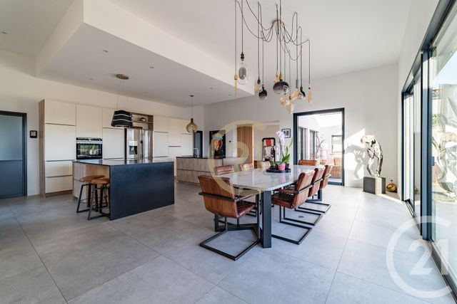 Maison à vendre - 10 pièces - 300 m2 - Uzes - 30 - LANGUEDOC-ROUSSILLON