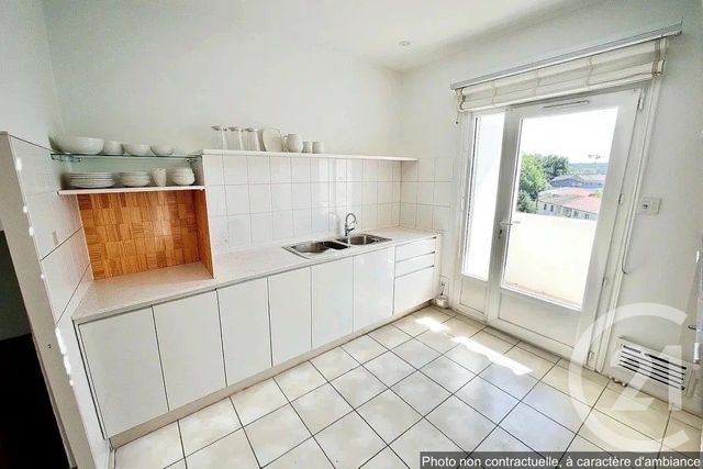 Appartement F4 à vendre - 4 pièces - 72 m2 - Lormont - 33 - AQUITAINE