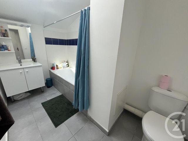 Appartement T4 à louer - 4 pièces - 80,80 m2 - Cenon - 33 - AQUITAINE