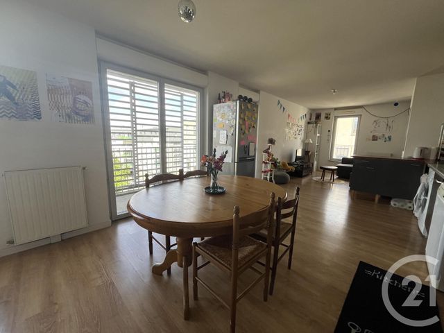 Appartement T4 à louer - 4 pièces - 80,80 m2 - Cenon - 33 - AQUITAINE