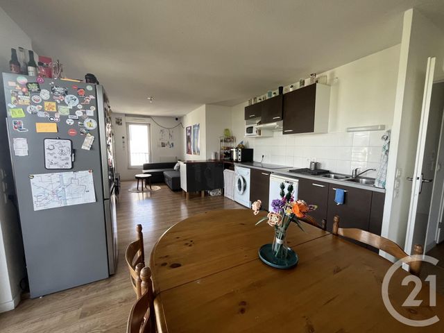 Appartement T4 à louer - 4 pièces - 80,80 m2 - Cenon - 33 - AQUITAINE