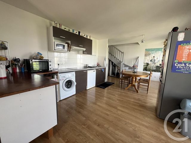 Appartement T4 à louer - 4 pièces - 80,80 m2 - Cenon - 33 - AQUITAINE