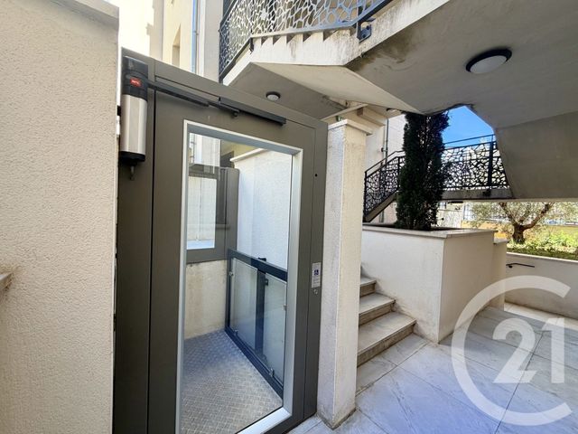 Appartement Studio &agrave; vendre - 1 pi&egrave;ce - 32,90 m2 - Noisy Le Grand - 93 - ILE-DE-FRANCE