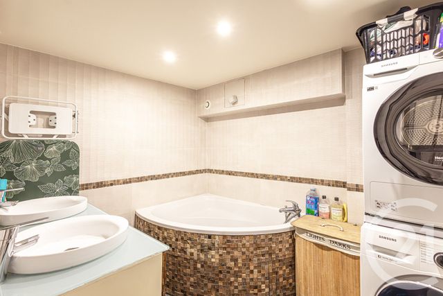 Appartement &agrave; vendre - 6 pi&egrave;ces - 113 m2 - Paris - 75018 - ILE-DE-FRANCE