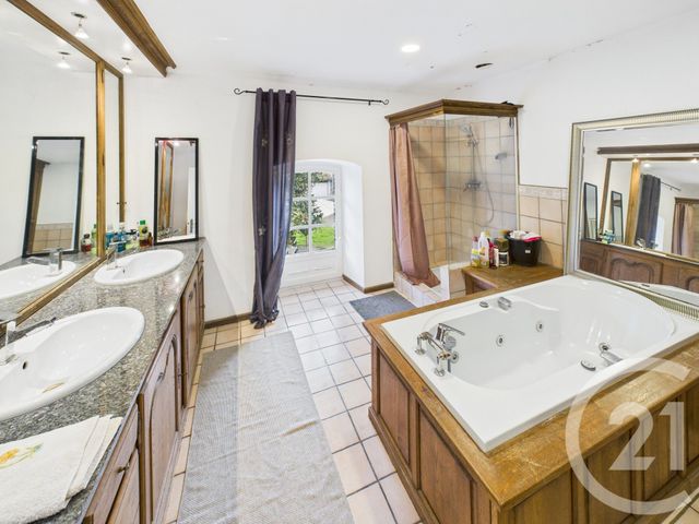 Maison &agrave; vendre - 13 pi&egrave;ces - 355 m2 - Epernon - 28 - CENTRE