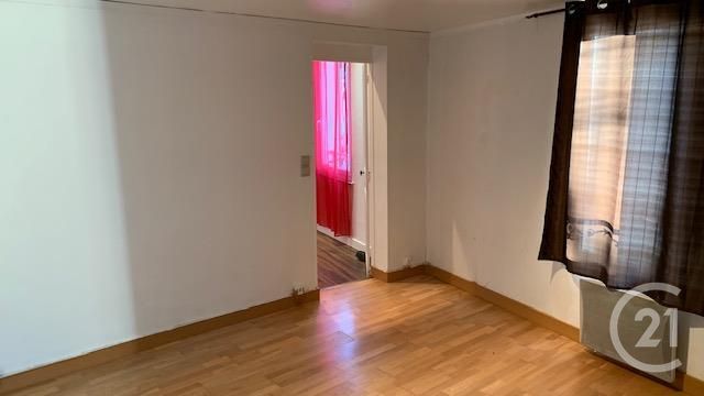 Appartement F2 à vendre - 2 pièces - 36 m2 - Maintenon - 28 - CENTRE