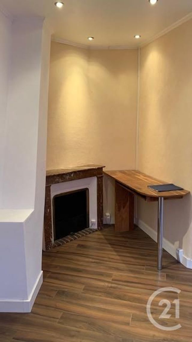 Appartement F2 à vendre - 2 pièces - 36 m2 - Maintenon - 28 - CENTRE