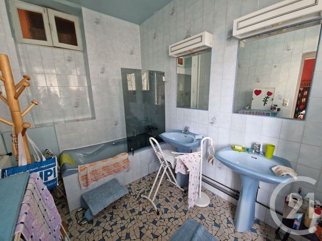 Maison à vendre - 5 pièces - 116 m2 - Maintenon - 28 - CENTRE