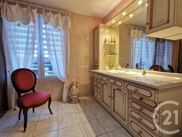 Maison à vendre - 7 pièces - 167 m2 - Epernon - 28 - CENTRE