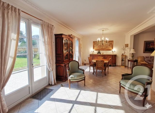 Maison à vendre - 7 pièces - 167 m2 - Epernon - 28 - CENTRE