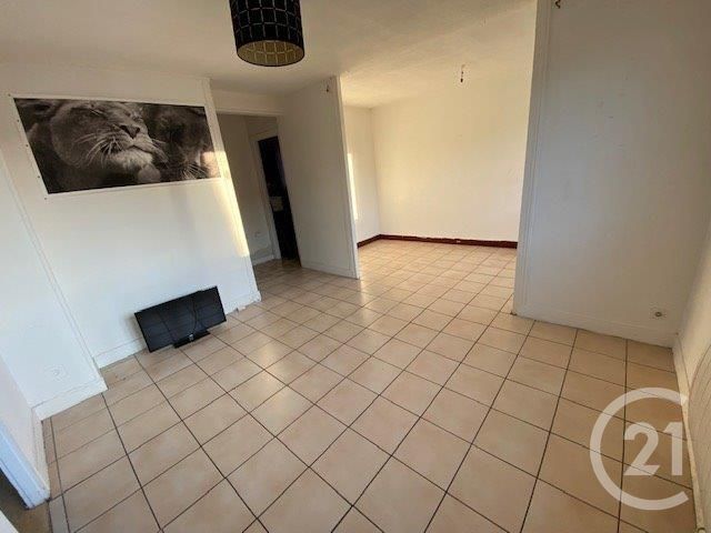 Appartement F3 à vendre - 3 pièces - 46 m2 - Epernon - 28 - CENTRE