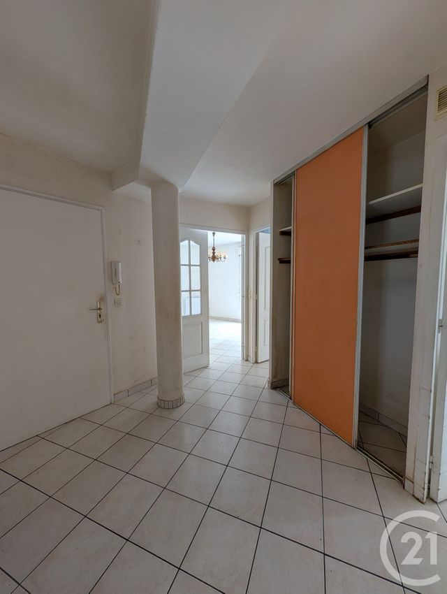 Appartement F4 &agrave; vendre - 4 pi&egrave;ces - 72,98 m2 - Epernon - 28 - CENTRE