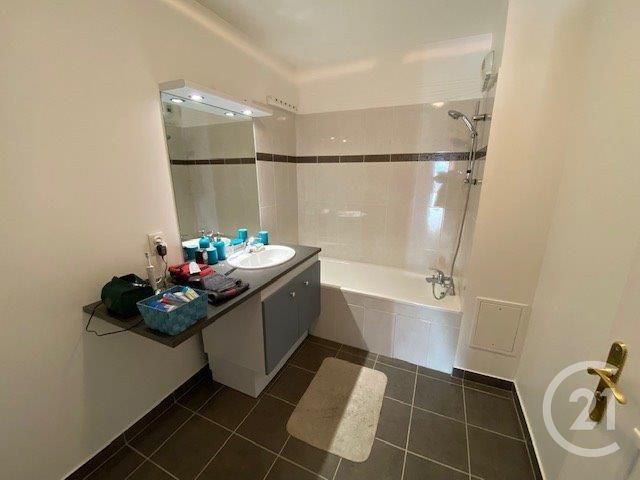 Appartement F4 à vendre - 4 pièces - 80,95 m2 - Epernon - 28 - CENTRE