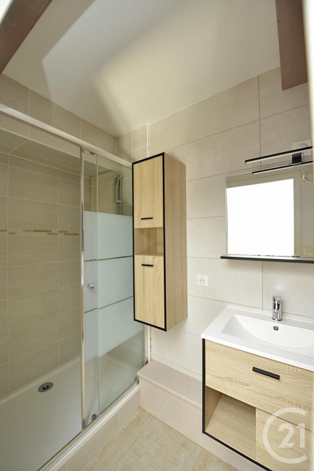 Appartement à vendre - 2 pièces - 54,74 m2 - Maintenon - 28 - CENTRE