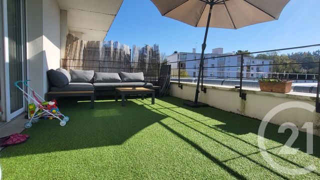 Appartement F3 à vendre - 3 pièces - 76,05 m2 - Epernon - 28 - CENTRE