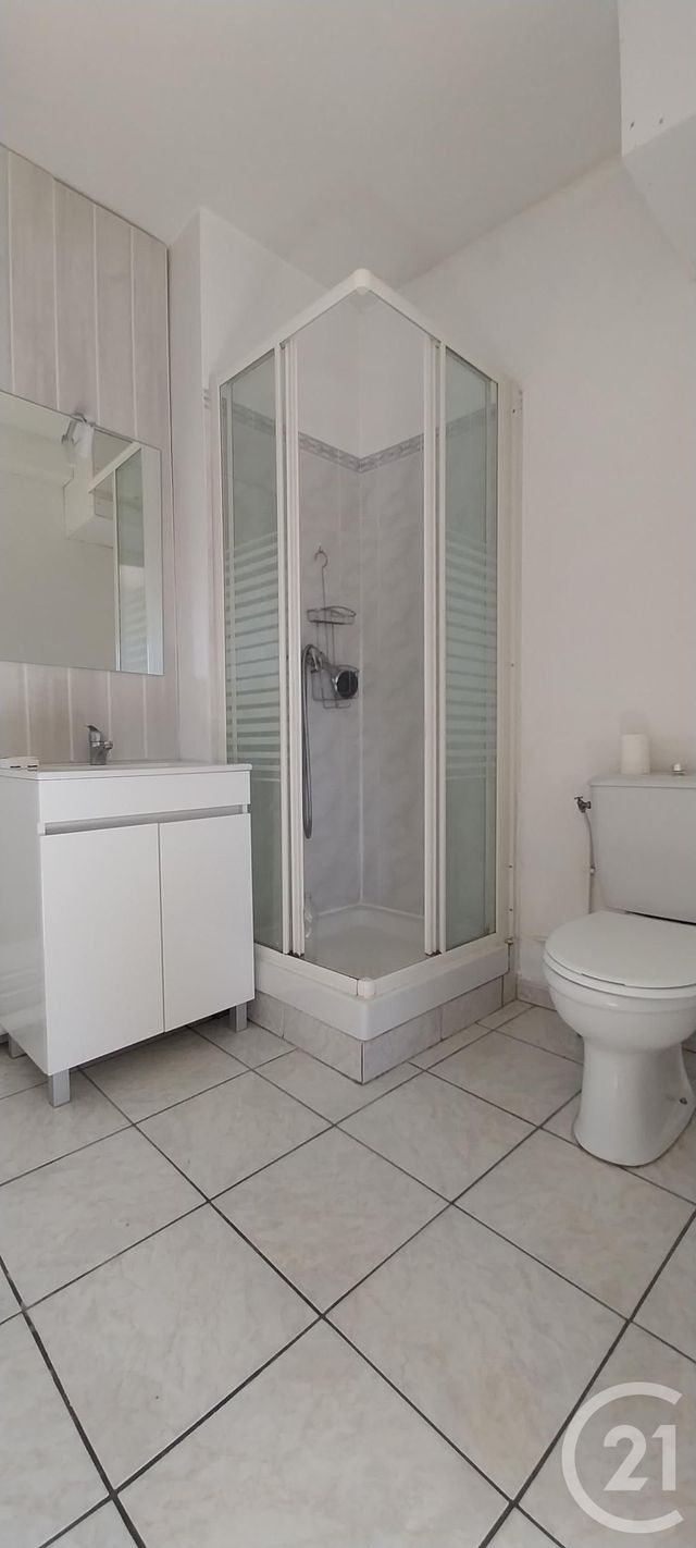 Appartement Studio à vendre - 1 pièce - 25,62 m2 - Epernon - 28 - CENTRE