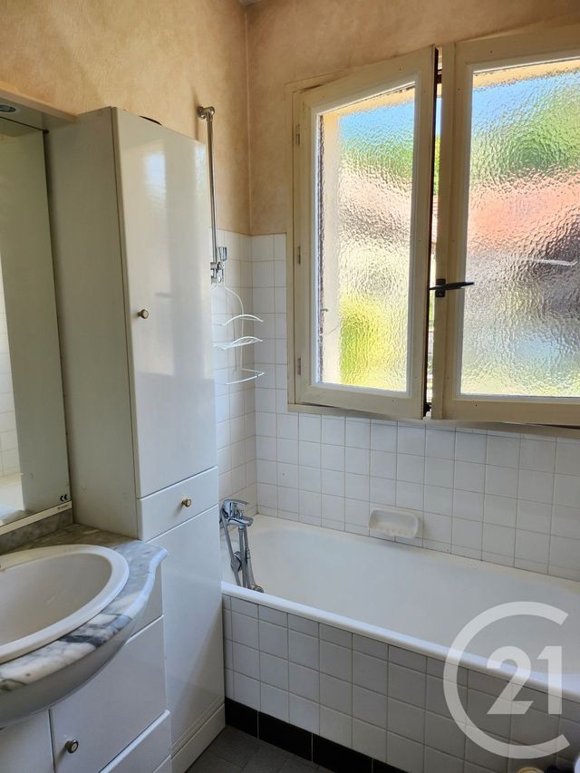 Maison &agrave; vendre - 6 pi&egrave;ces - 120 m2 - Maintenon - 28 - CENTRE