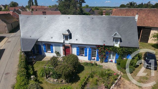 Maison à vendre - 11 pièces - 261 m2 - St Piat - 28 - CENTRE