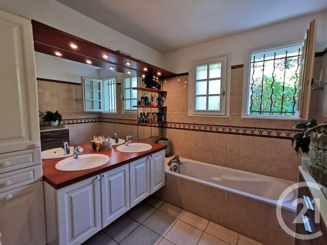 Maison à vendre - 9 pièces - 157 m2 - Epernon - 28 - CENTRE