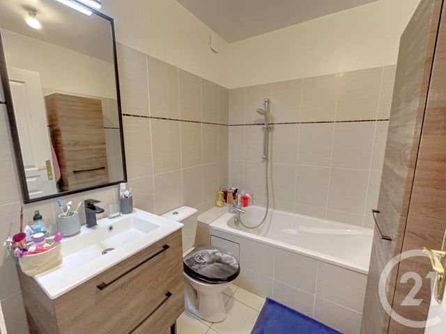 Maison à vendre - 6 pièces - 101,24 m2 - Maintenon - 28 - CENTRE