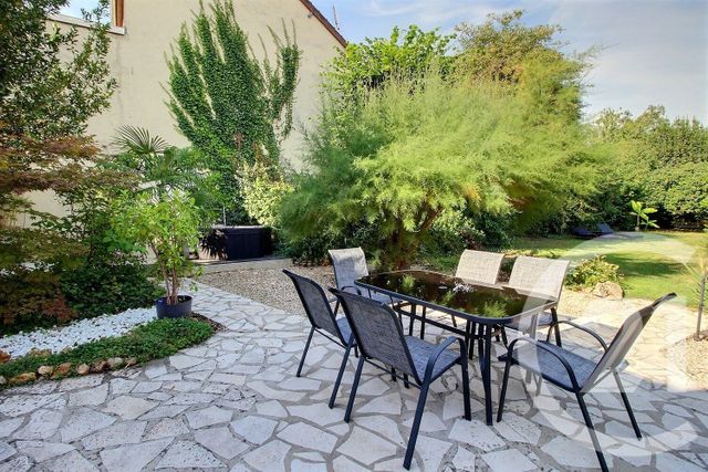 Maison à vendre - 6 pièces - 125 m2 - Nogent Le Roi - 28 - CENTRE