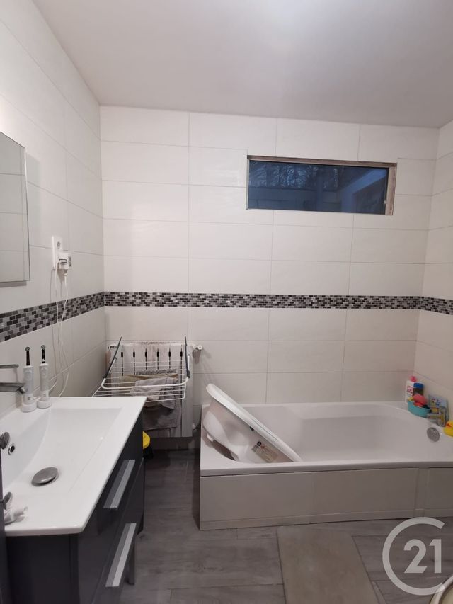 Maison &agrave; vendre - 4 pi&egrave;ces - 60 m2 - Epernon - 28 - CENTRE