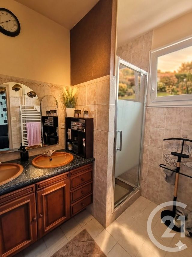 Maison &agrave; vendre - 8 pi&egrave;ces - 137 m2 - Epernon - 28 - CENTRE