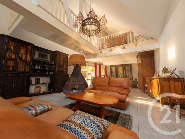 Maison &agrave; vendre - 7 pi&egrave;ces - 206,17 m2 - Epernon - 28 - CENTRE