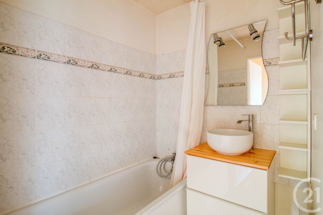 Appartement F3 &agrave; louer - 3 pi&egrave;ces - 63,70 m2 - St Gratien - 95 - ILE-DE-FRANCE