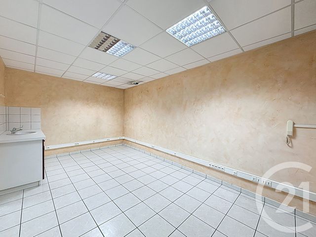 Appartement Local &agrave; vendre - 8 pi&egrave;ces - 143,79 m2 - Taninges - 74 - RHONE-ALPES