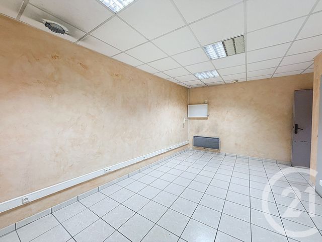 Appartement Local &agrave; vendre - 8 pi&egrave;ces - 143,79 m2 - Taninges - 74 - RHONE-ALPES