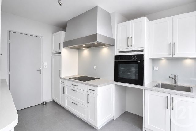 Appartement F3 &agrave; louer - 3 pi&egrave;ces - 99,32 m2 - Loos - 59 - NORD-PAS-DE-CALAIS