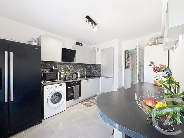 Appartement F3 &agrave; vendre - 4 pi&egrave;ces - 76,72 m2 - Antibes - 06 - PROVENCE-ALPES-COTE-D-AZUR