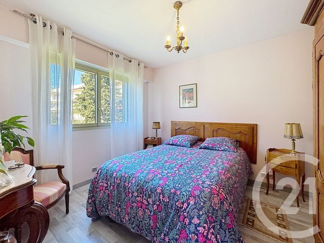 Appartement F3 &agrave; vendre - 4 pi&egrave;ces - 76,72 m2 - Antibes - 06 - PROVENCE-ALPES-COTE-D-AZUR