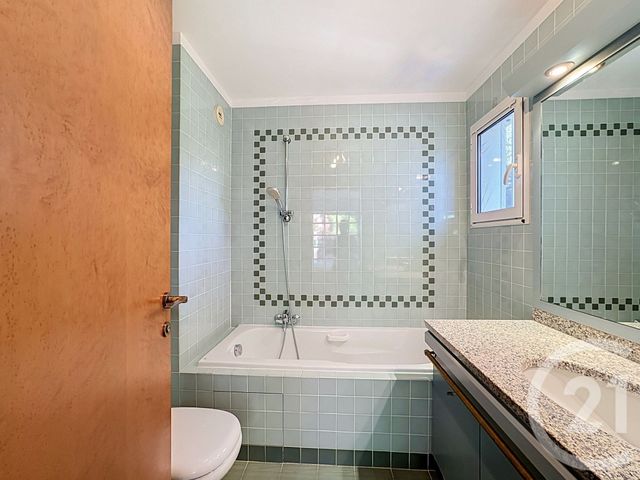 Appartement F3 &agrave; vendre - 3 pi&egrave;ces - 76,63 m2 - Antibes - 06 - PROVENCE-ALPES-COTE-D-AZUR