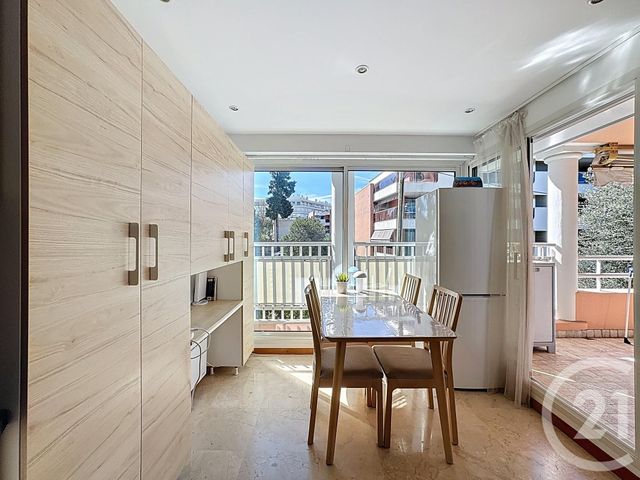 Appartement F3 &agrave; vendre - 3 pi&egrave;ces - 76,63 m2 - Antibes - 06 - PROVENCE-ALPES-COTE-D-AZUR