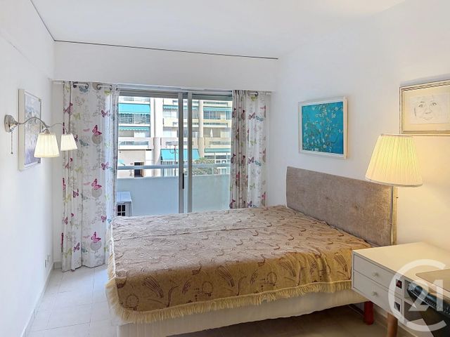 Appartement F4 &agrave; vendre - 5 pi&egrave;ces - 101,87 m2 - Antibes - 06 - PROVENCE-ALPES-COTE-D-AZUR