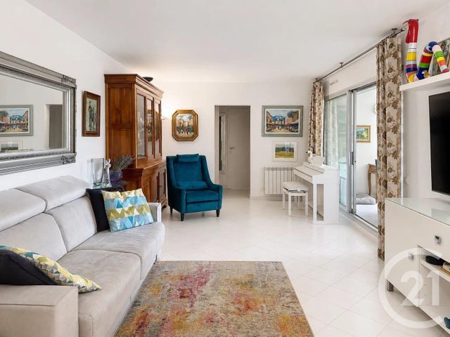 Appartement F4 &agrave; vendre - 5 pi&egrave;ces - 101,87 m2 - Antibes - 06 - PROVENCE-ALPES-COTE-D-AZUR